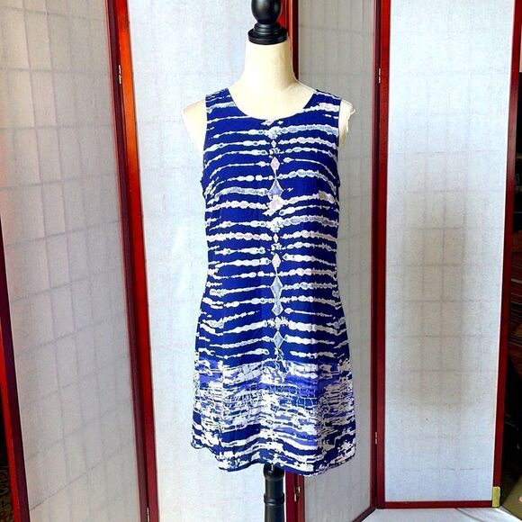 Saint Tropez West Blue and White Designed Shift Dress (Size: 6) - Picture 2 of 16